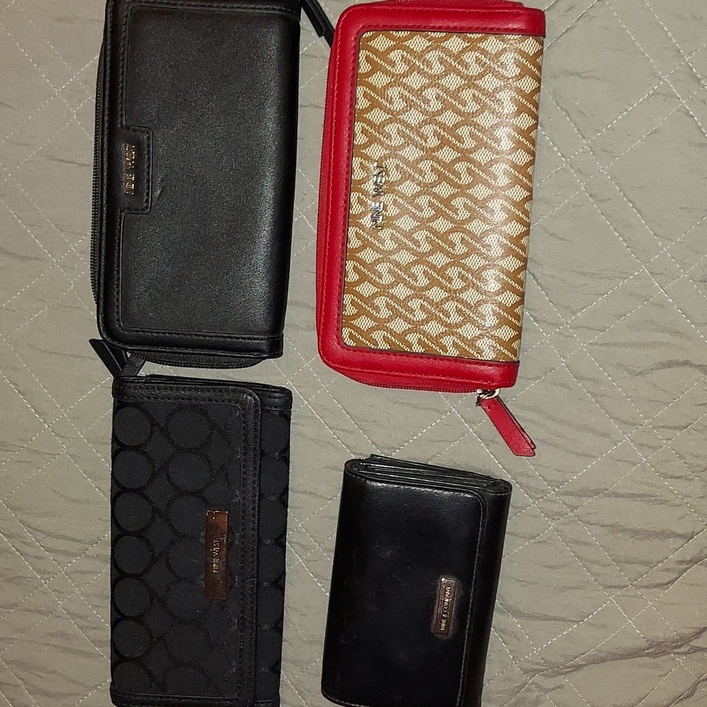 Nine west wallets